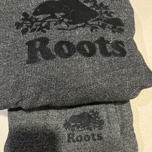 Roots sweatsuit